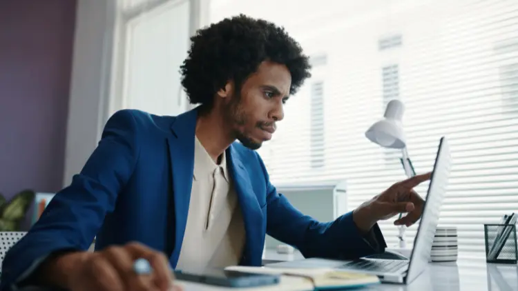 Adyen N.V Abbuchung erklärt – Was steckt dahinter